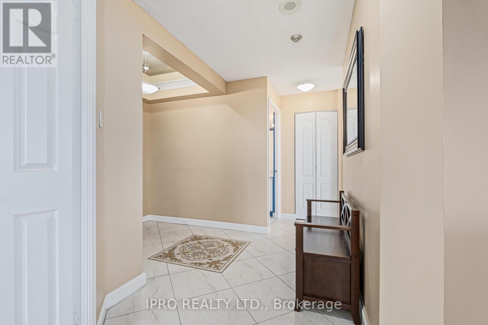 901 - 22 Hanover Road, Brampton (Queen Street Corridor), Ontario  L6S 5K7 - Photo 9 - W12184508