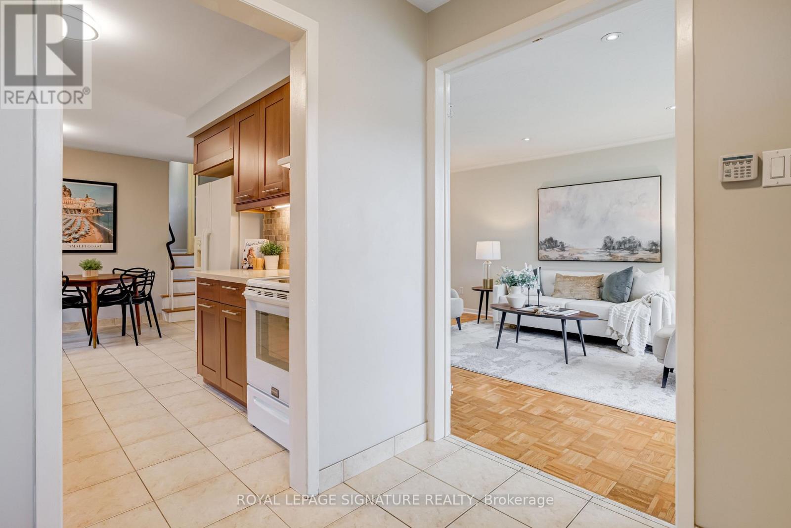 3259 Brandon Gate Drive, Mississauga, Ontario  L4T 2G3 - Photo 3 - W12184509