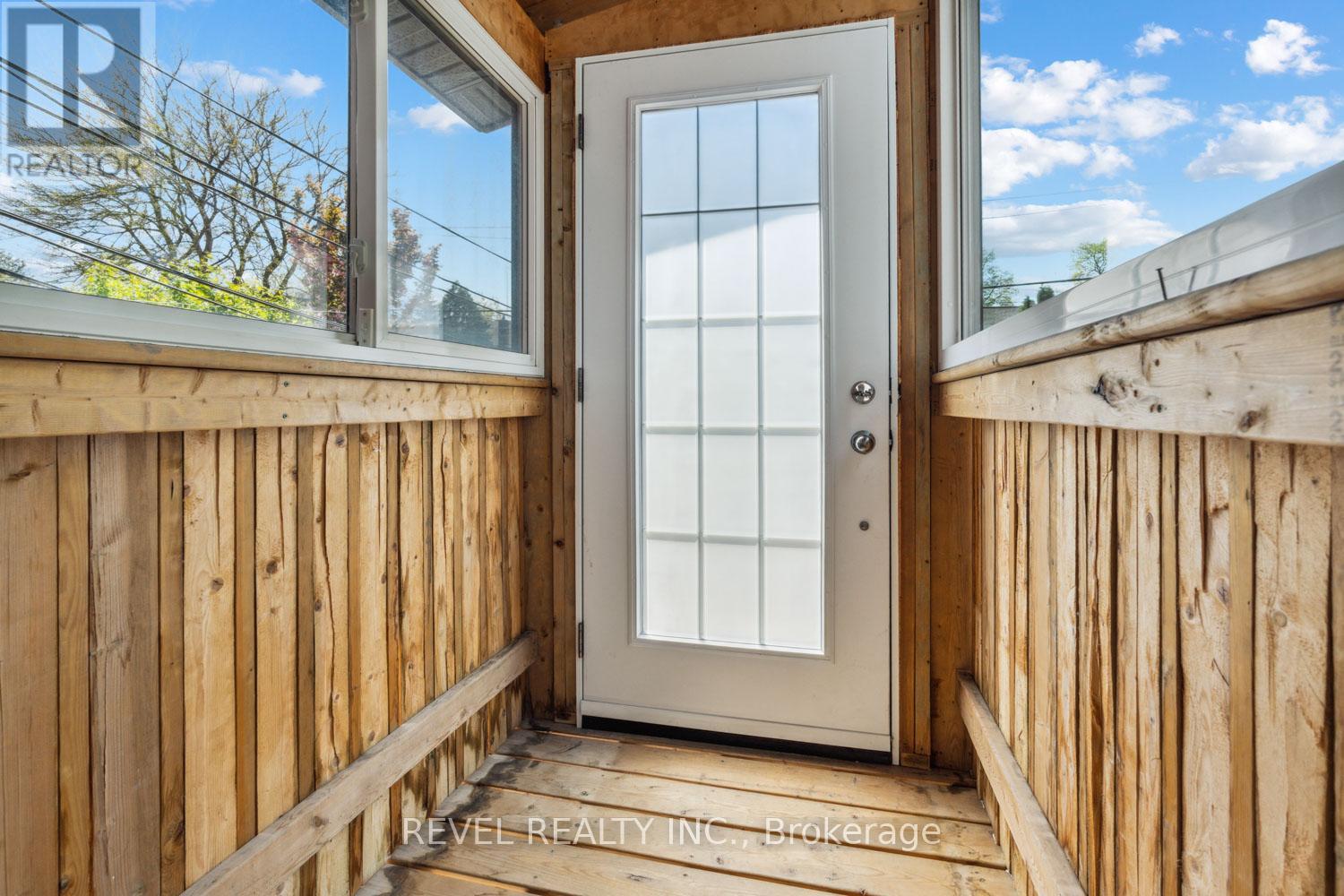 526 Quebec Avenue, Toronto, Ontario  M6P 2V7 - Photo 13 - W12184553