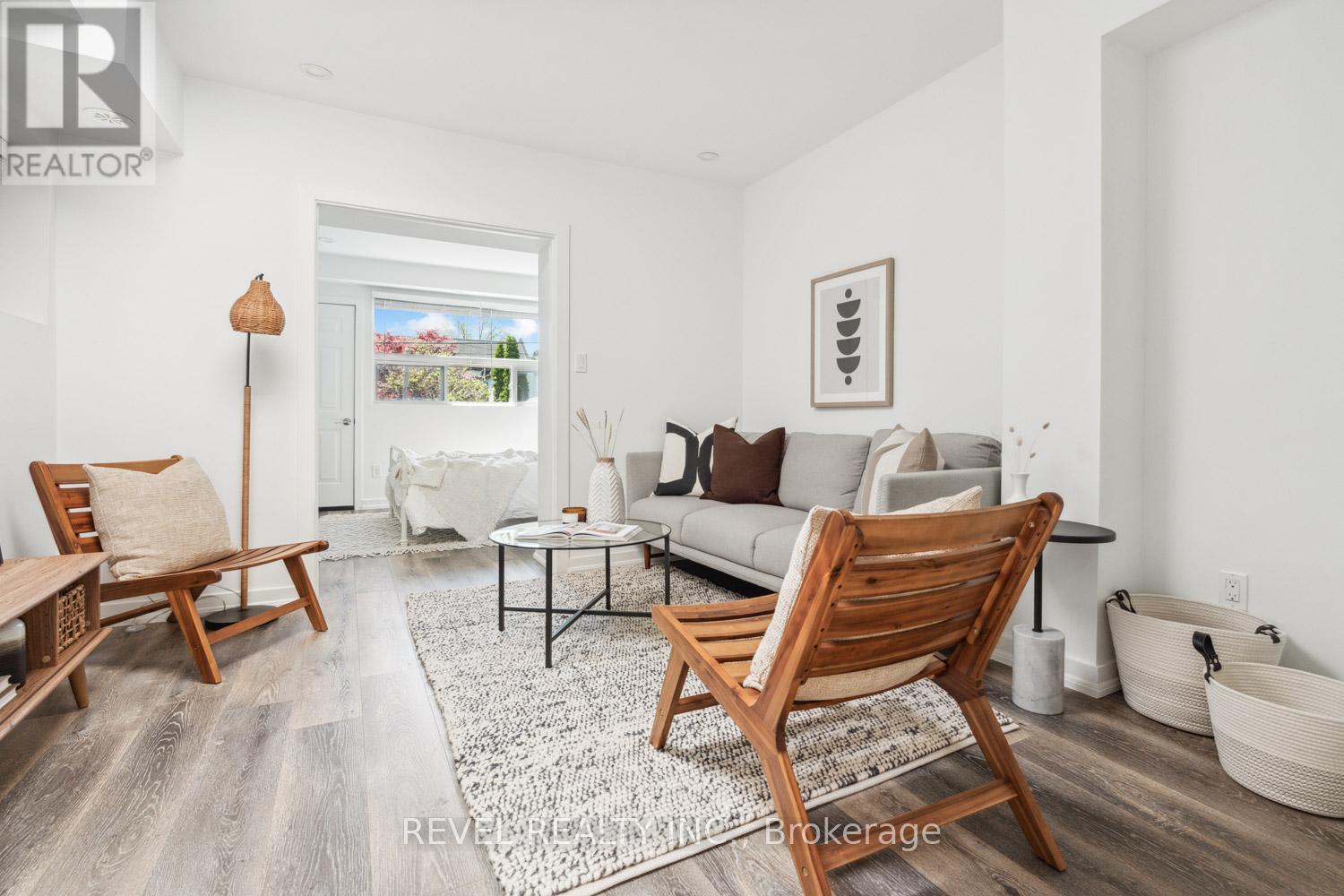 526 Quebec Avenue, Toronto, Ontario  M6P 2V7 - Photo 4 - W12184553