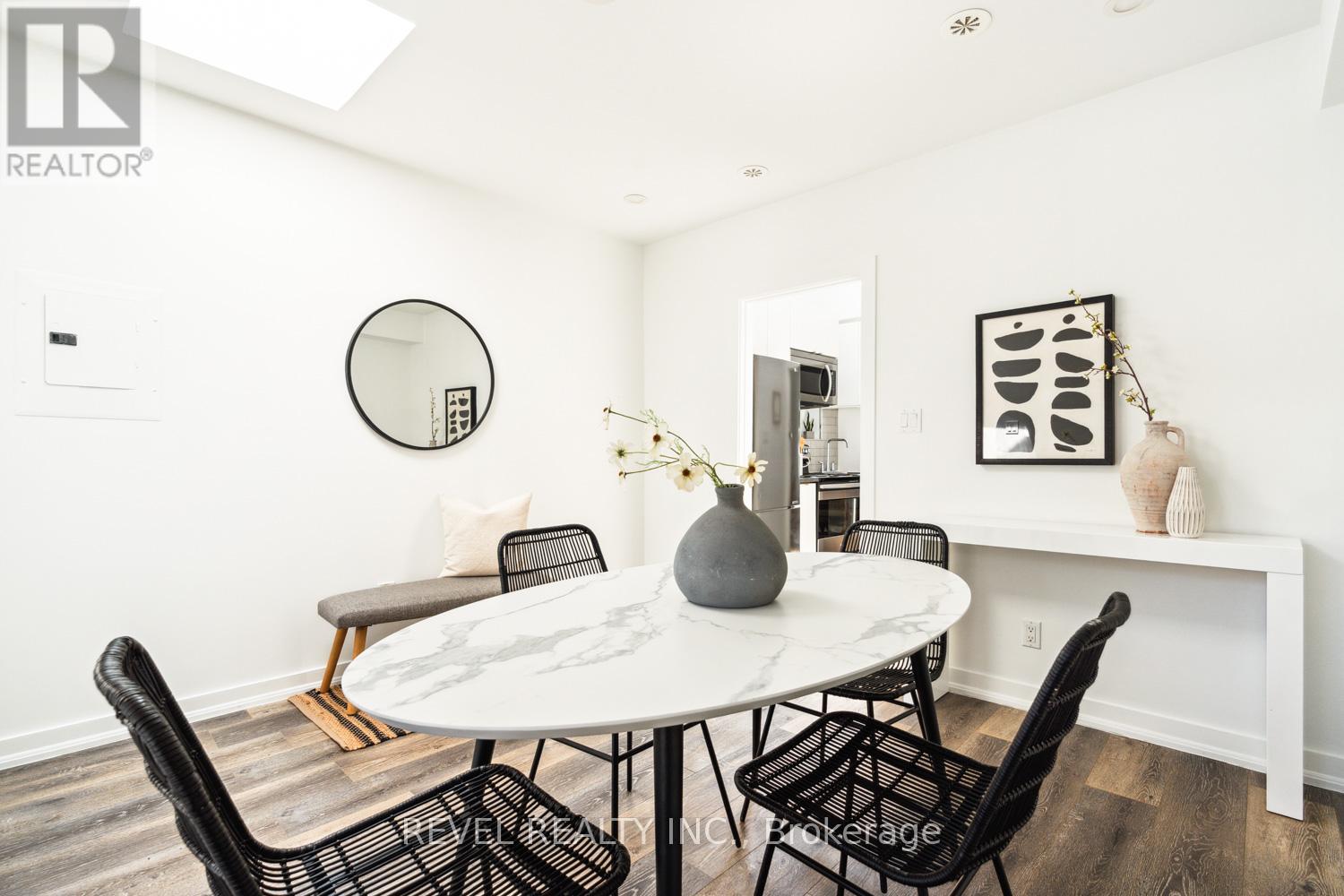 526 Quebec Avenue, Toronto, Ontario  M6P 2V7 - Photo 6 - W12184553