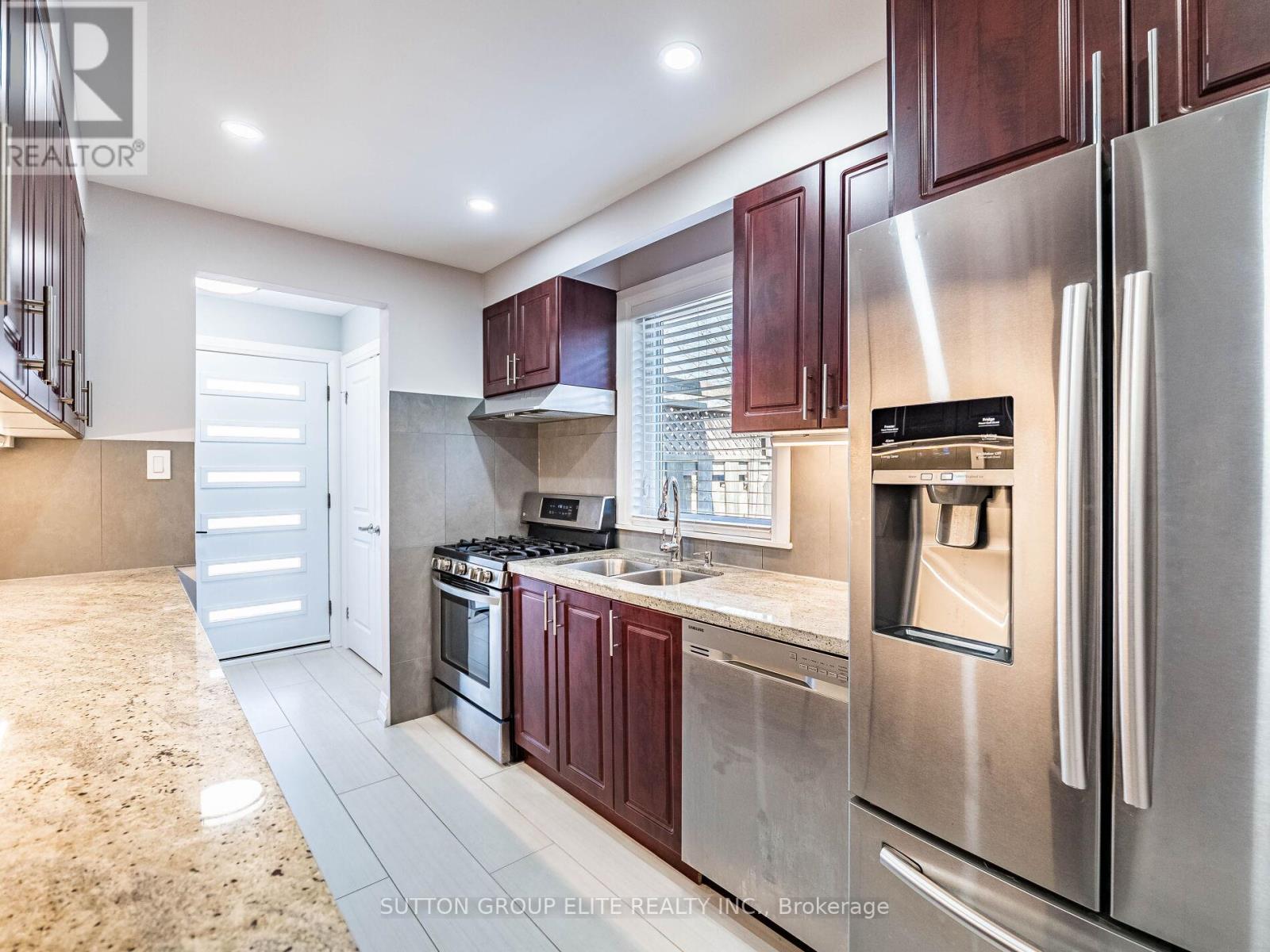 852 Consort Crescent, Mississauga (Erindale), Ontario  L5C 1J9 - Photo 10 - W12184564