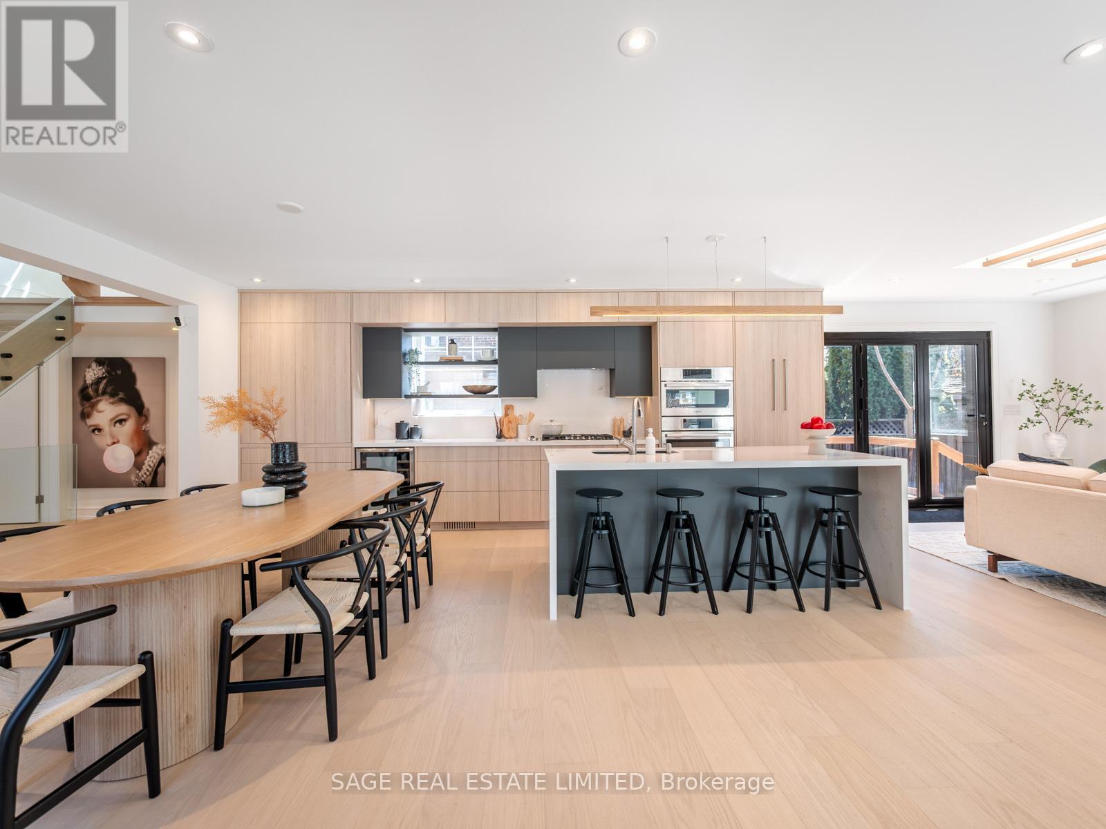 159 Humbervale Boulevard, Toronto, Ontario  M8Y 3P9 - Photo 10 - W12184630