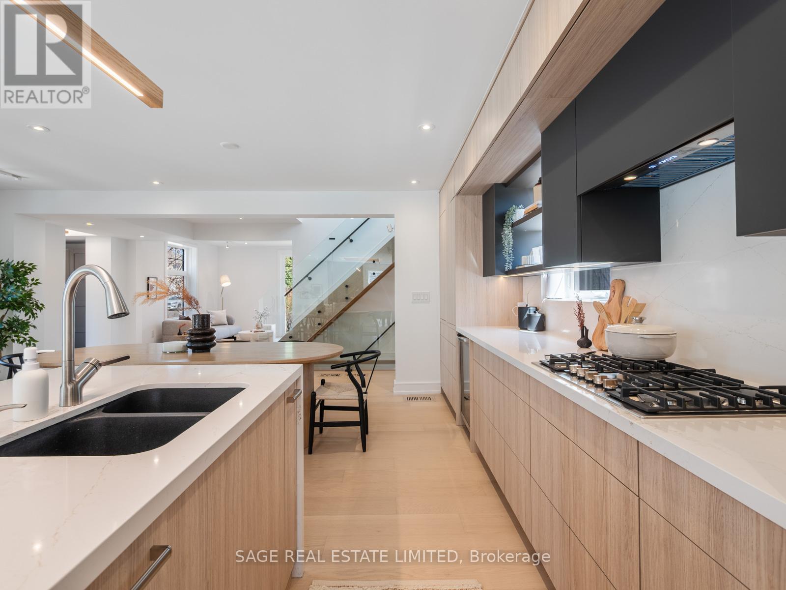 159 Humbervale Boulevard, Toronto, Ontario  M8Y 3P9 - Photo 13 - W12184630