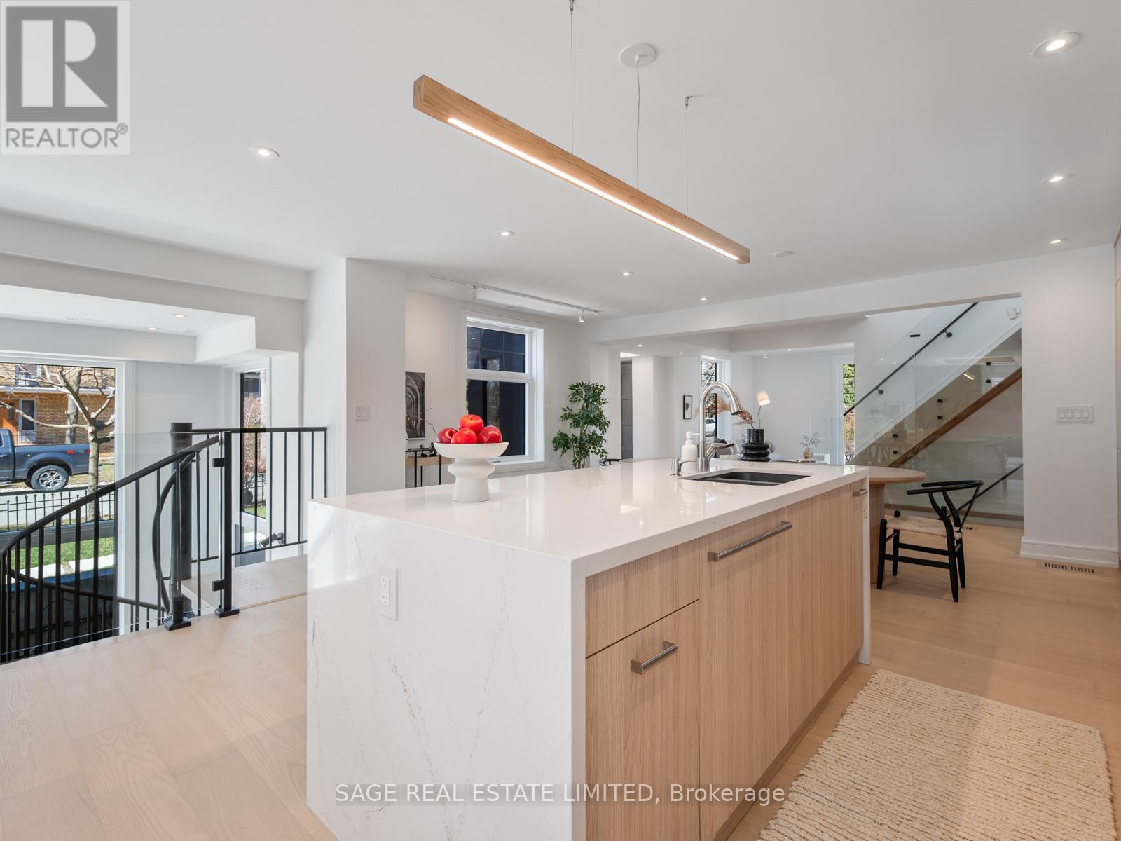 159 Humbervale Boulevard, Toronto, Ontario  M8Y 3P9 - Photo 15 - W12184630
