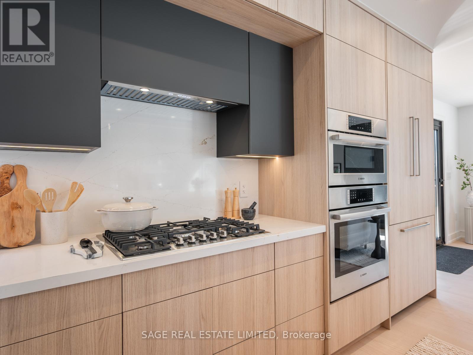 159 Humbervale Boulevard, Toronto, Ontario  M8Y 3P9 - Photo 17 - W12184630
