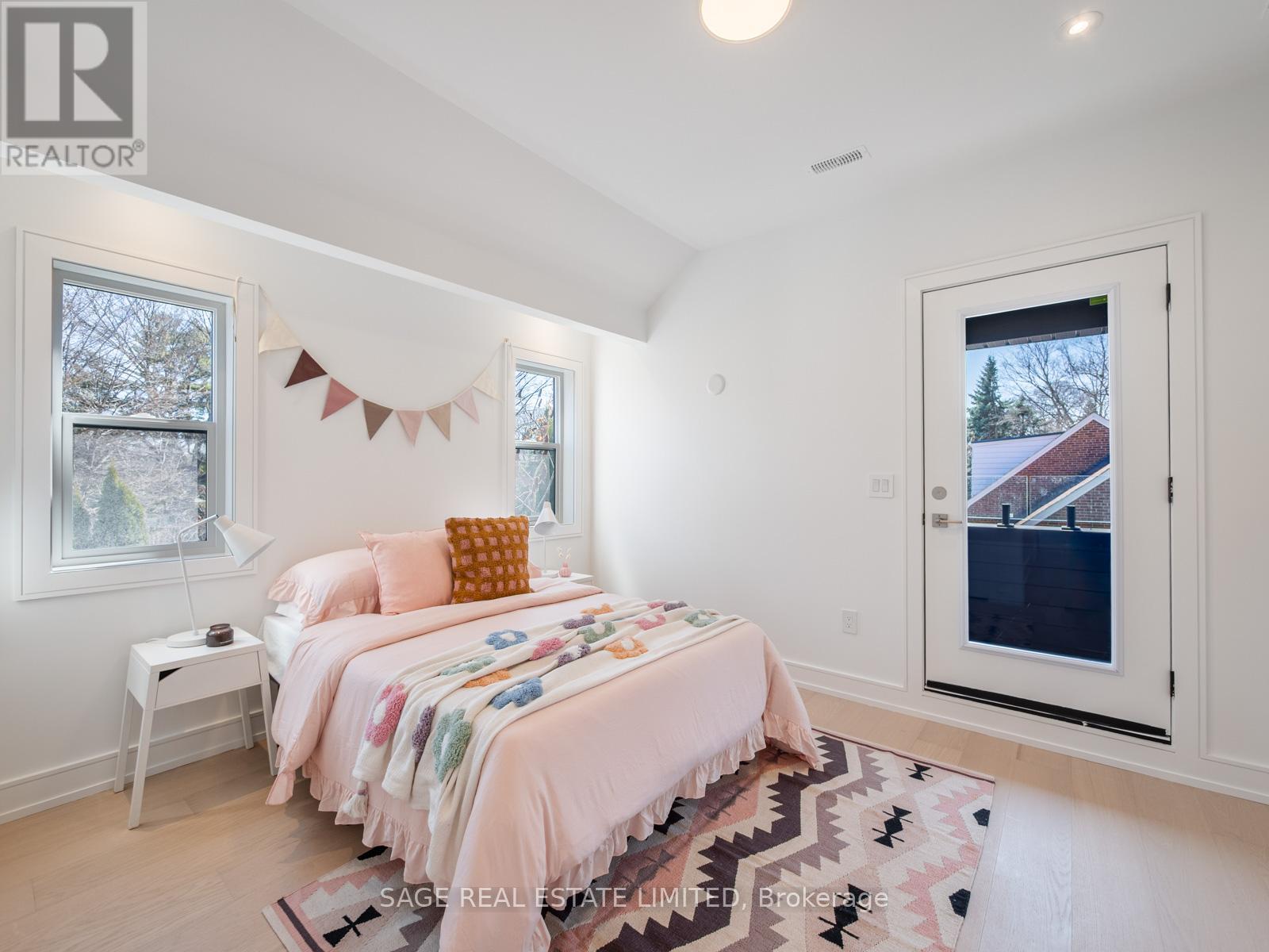 159 Humbervale Boulevard, Toronto, Ontario  M8Y 3P9 - Photo 27 - W12184630