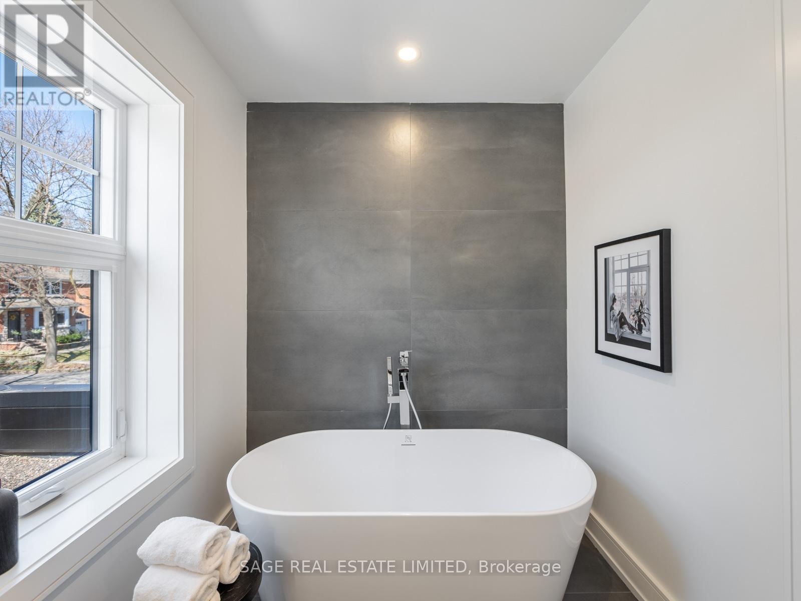 159 Humbervale Boulevard, Toronto (Stonegate-Queensway), Ontario  M8Y 3P9 - Photo 39 - W12184630