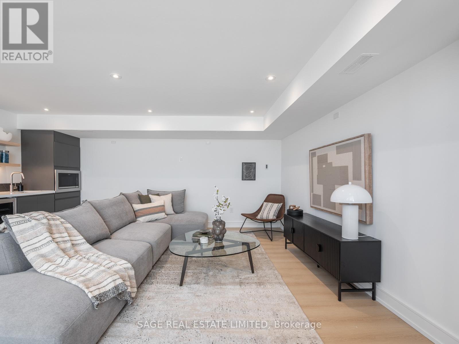 159 Humbervale Boulevard, Toronto, Ontario  M8Y 3P9 - Photo 44 - W12184630