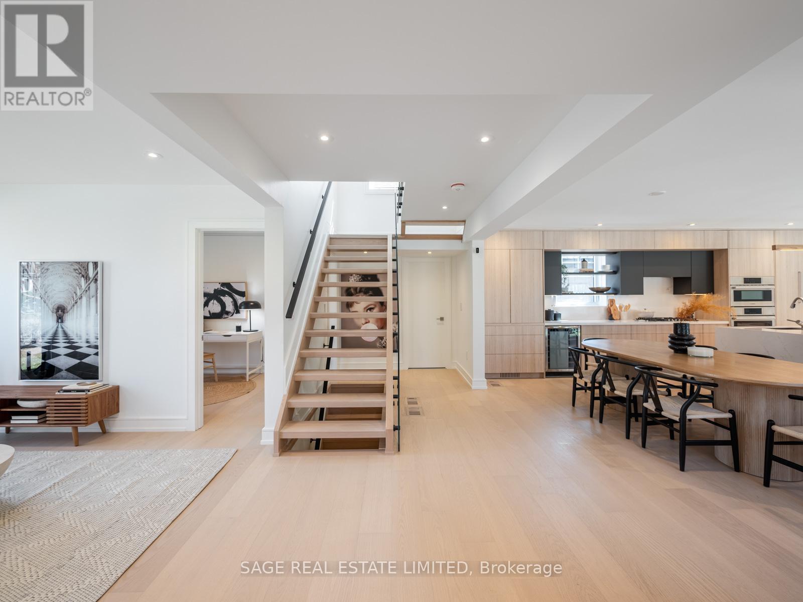 159 Humbervale Boulevard, Toronto, Ontario  M8Y 3P9 - Photo 6 - W12184630