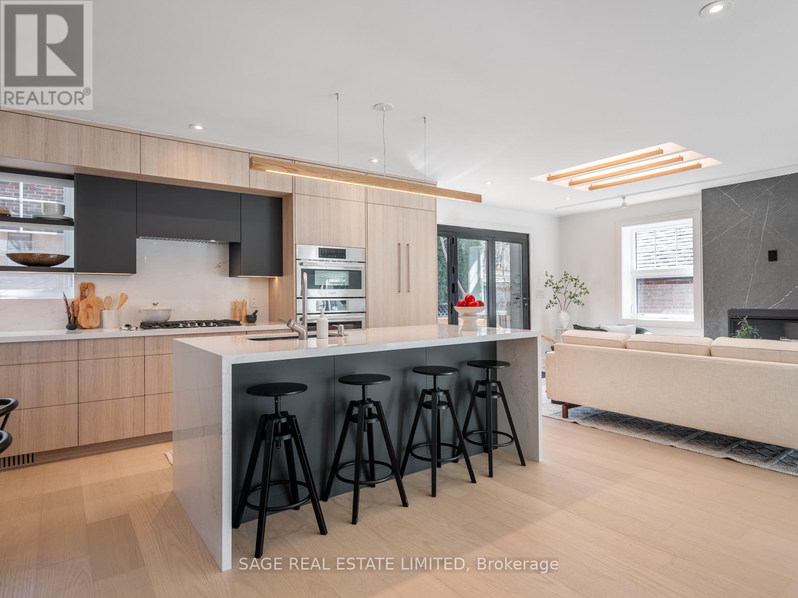 159 Humbervale Boulevard, Toronto, Ontario  M8Y 3P9 - Photo 9 - W12184630