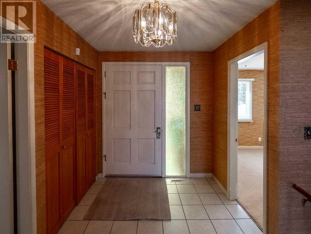 Property at 1922 15 Street S image 4