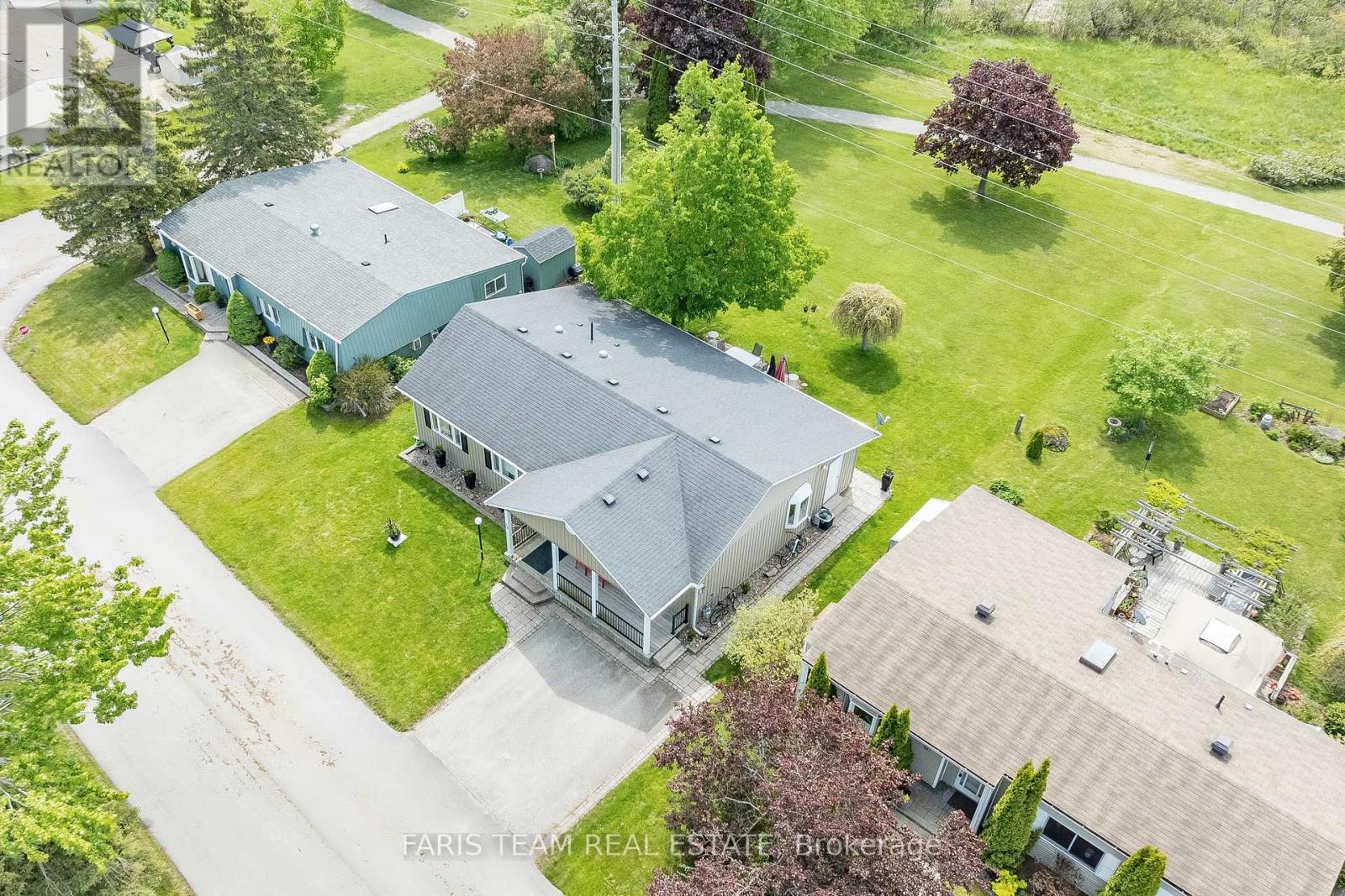 79 Corner Brook Trail, Innisfil, Ontario  L9S 1S1 - Photo 2 - N12184767
