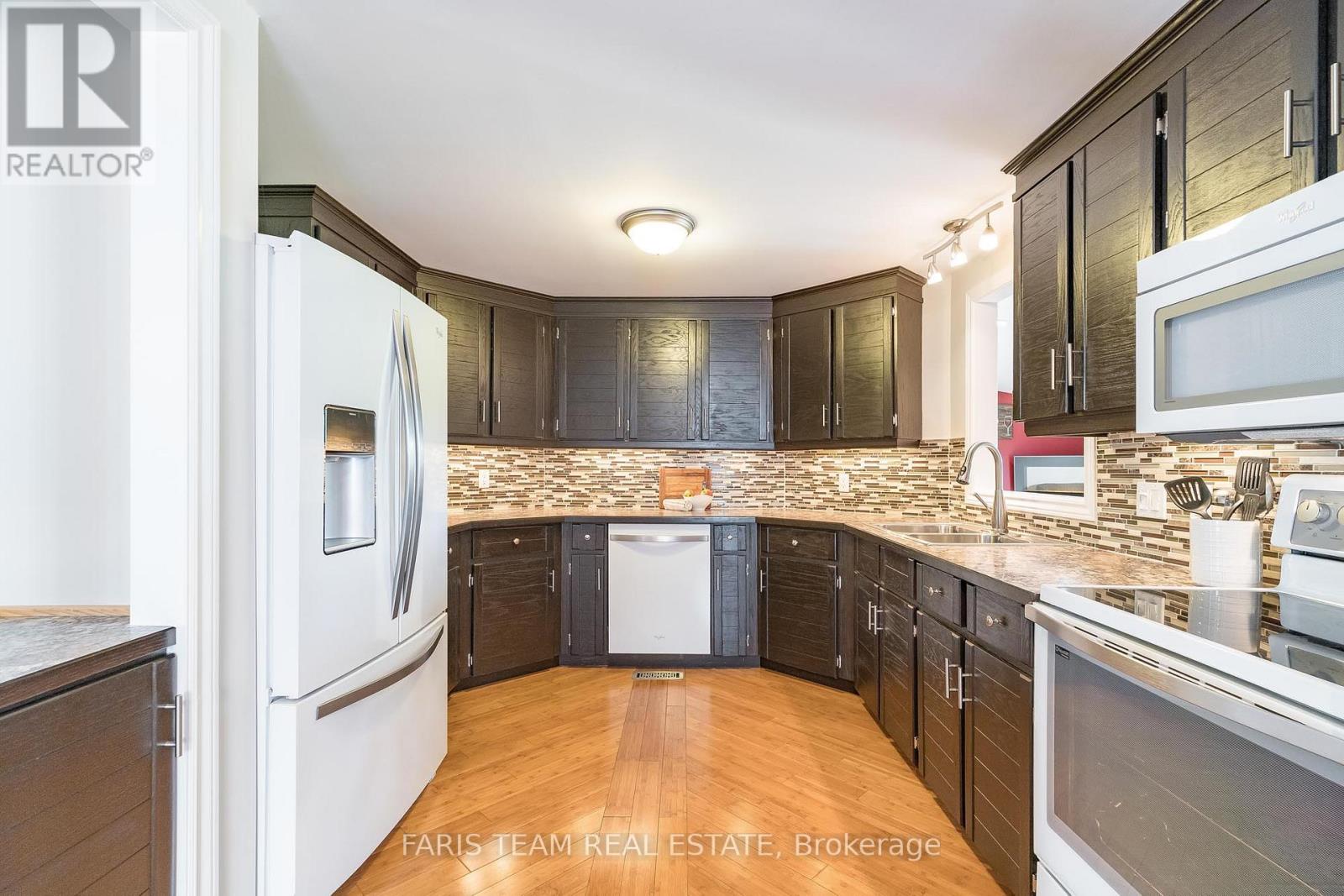 79 Corner Brook Trail, Innisfil, Ontario  L9S 1S1 - Photo 6 - N12184767