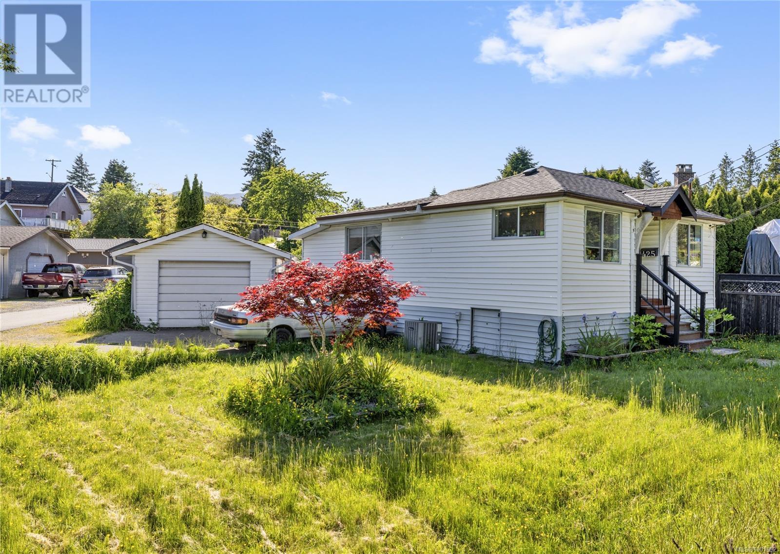 Property at 425 Pine St image 1