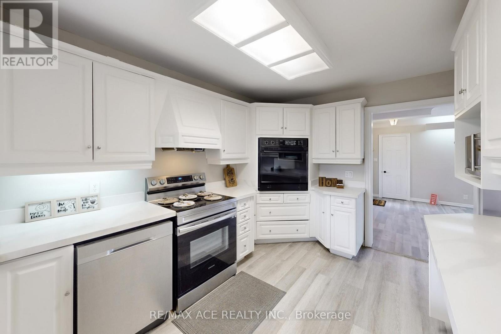 696 Norfolk Street N, Norfolk, Ontario  N3Y 3R4 - Photo 15 - X12184541