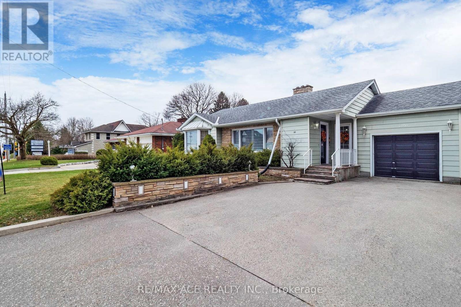 696 Norfolk Street N, Norfolk (Simcoe), Ontario  N3Y 3R4 - Photo 2 - X12184541