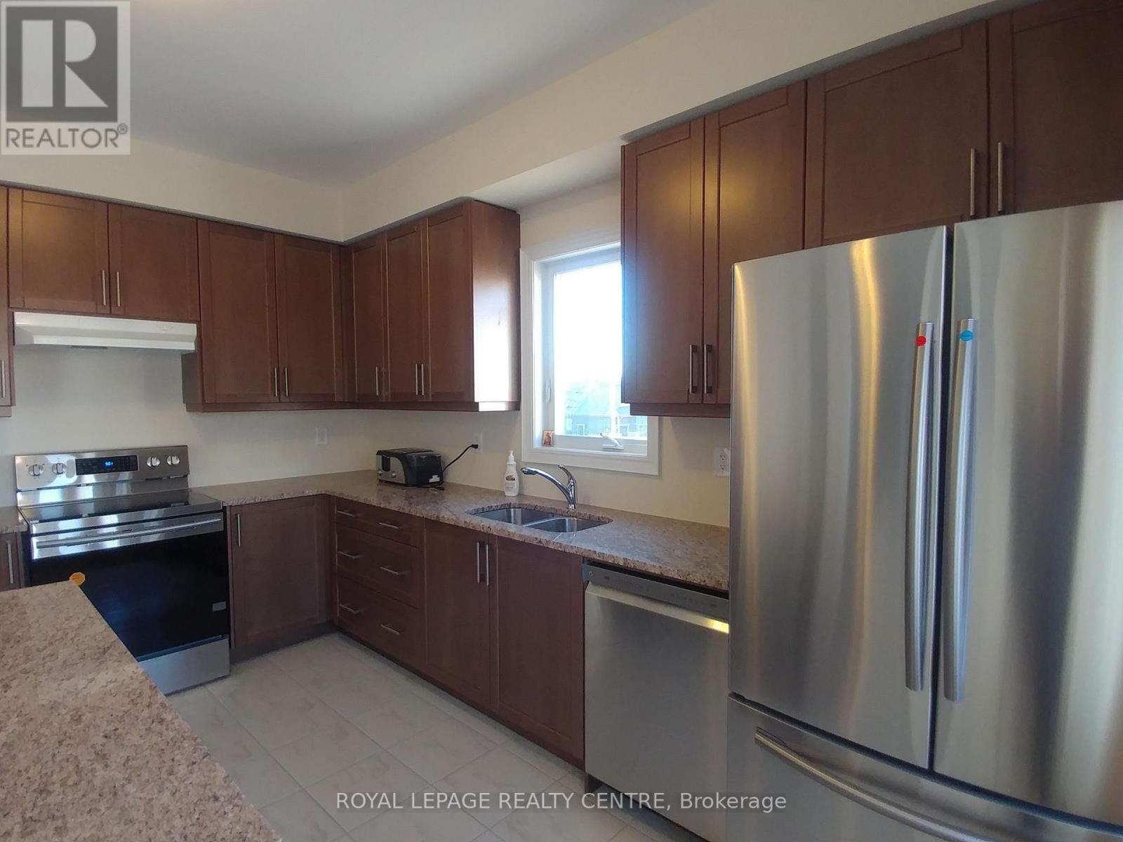 Property at 43 LANDSCAPE DRIVE image 4