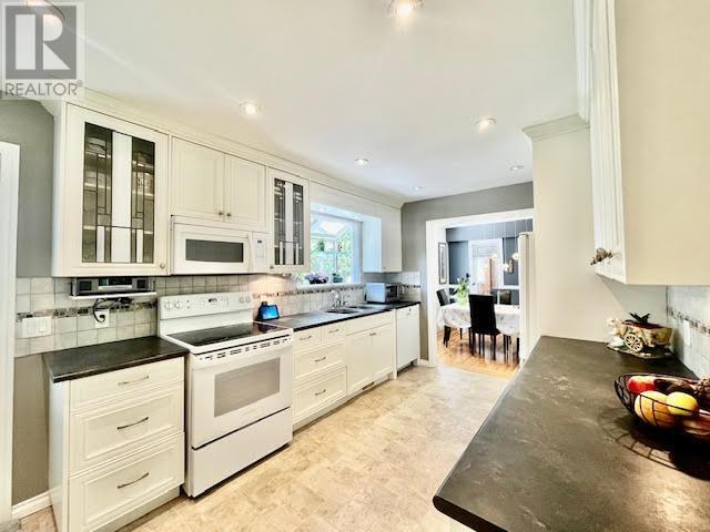 2235 Whitman Avenue, North Vancouver, British Columbia  V7H 2C6 - Photo 9 - R2996587