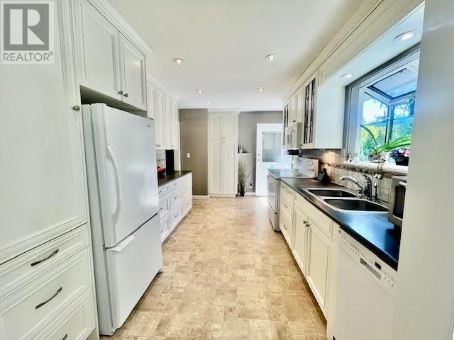 2235 Whitman Avenue, North Vancouver, British Columbia  V7H 2C6 - Photo 8 - R2996587