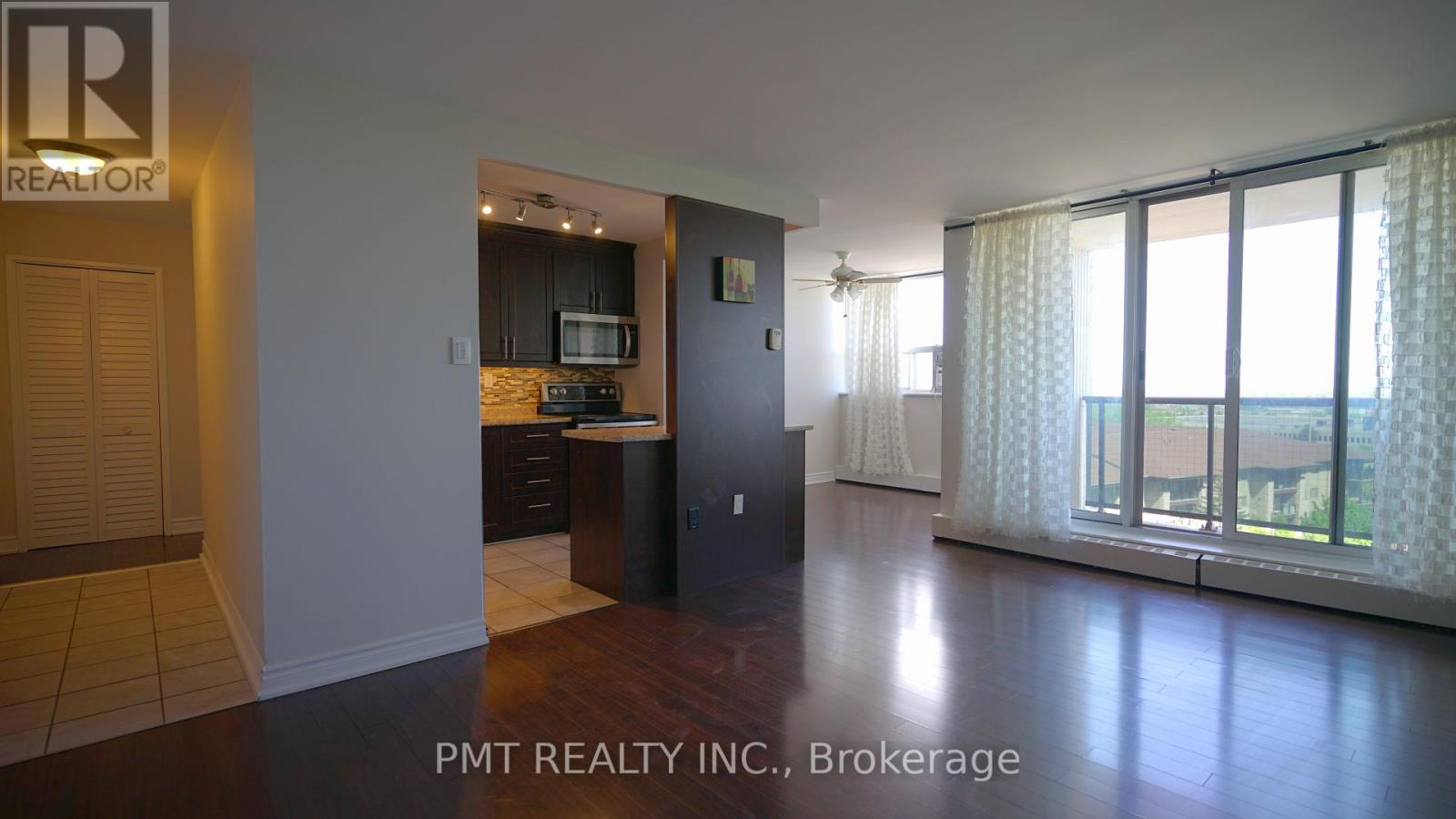 904 - 530 Lolita Gardens, Mississauga, Ontario  L5A 3T2 - Photo 1 - W12184584