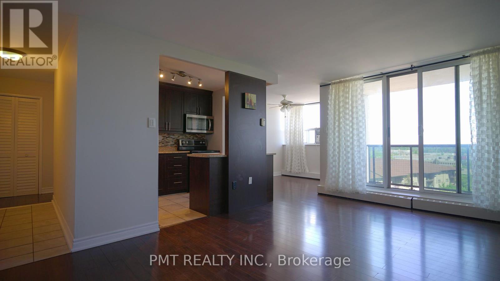 904 - 530 Lolita Gardens, Mississauga, Ontario  L5A 3T2 - Photo 3 - W12184584