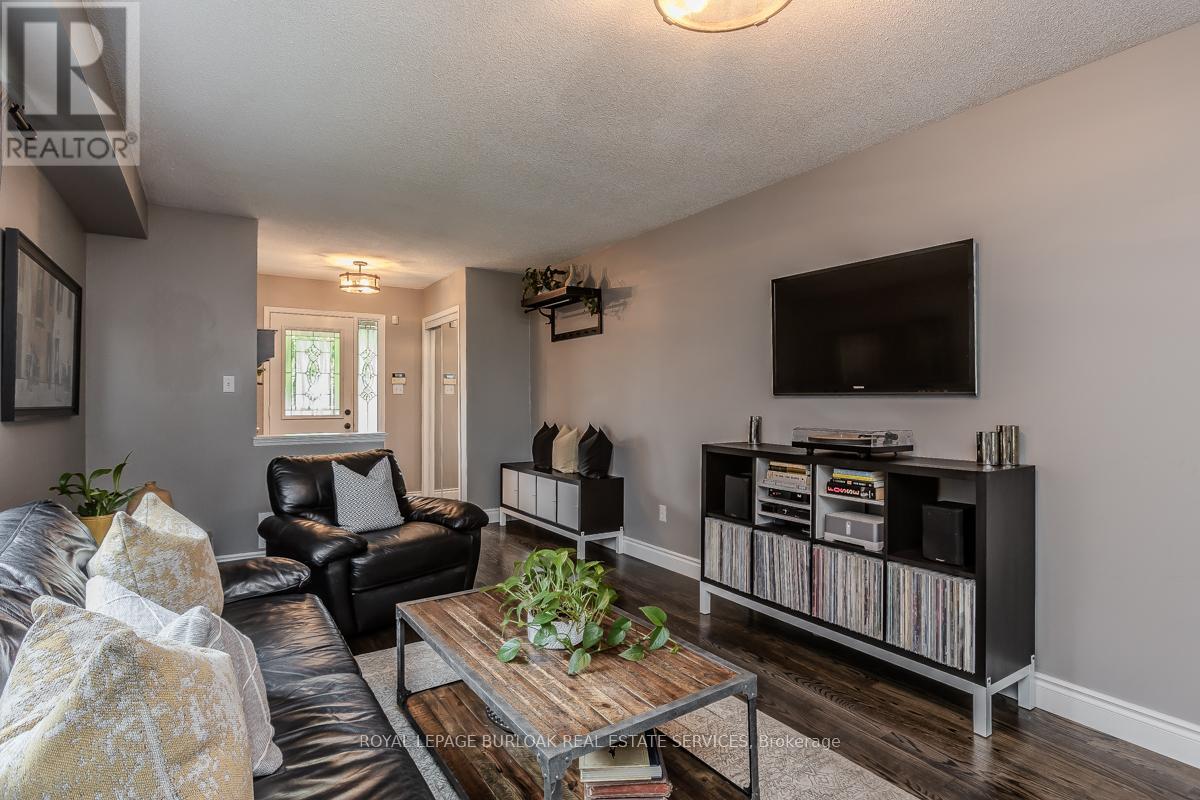 2282 Seton Crescent, Burlington (Orchard), Ontario  L7L 6Y4 - Photo 11 - W12184610
