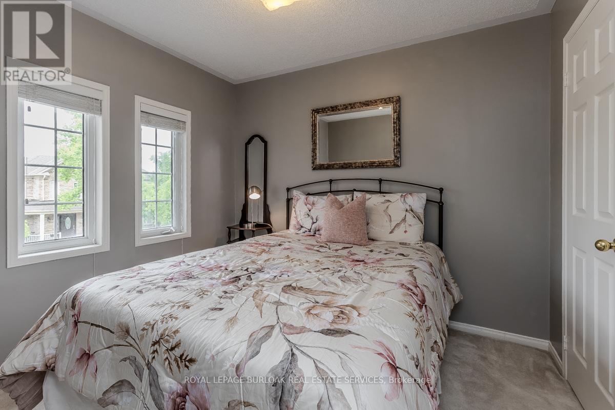 2282 Seton Crescent, Burlington, Ontario  L7L 6Y4 - Photo 32 - W12184610