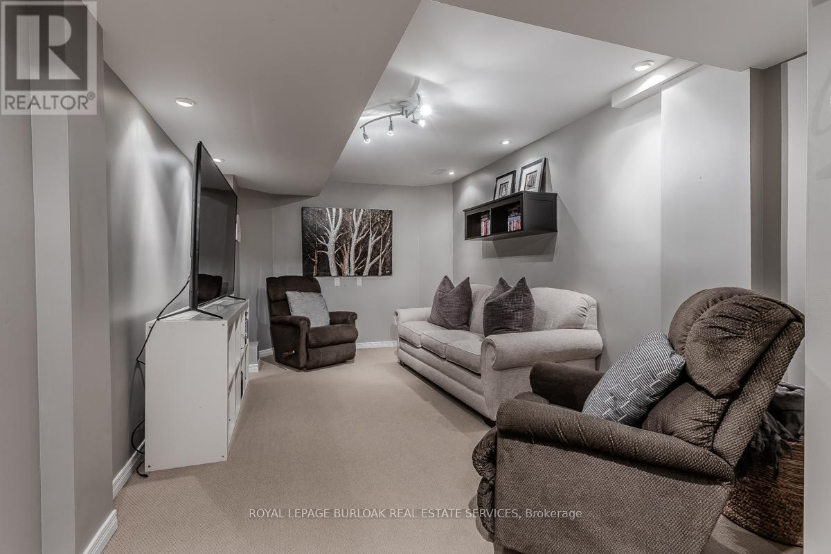 2282 Seton Crescent, Burlington (Orchard), Ontario  L7L 6Y4 - Photo 35 - W12184610