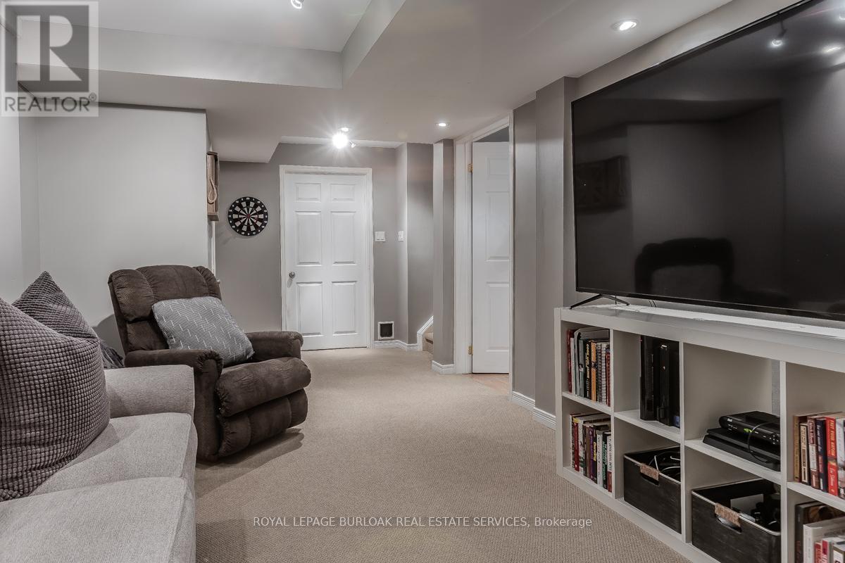 2282 Seton Crescent, Burlington, Ontario  L7L 6Y4 - Photo 36 - W12184610