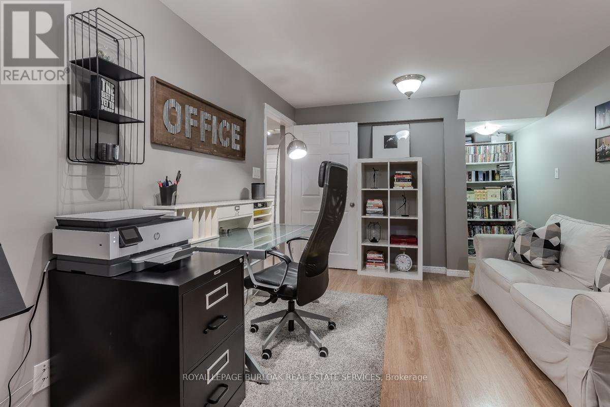 2282 Seton Crescent, Burlington, Ontario  L7L 6Y4 - Photo 38 - W12184610