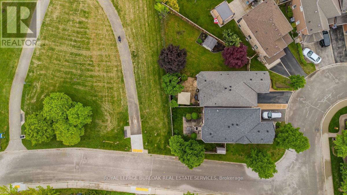 2282 Seton Crescent, Burlington, Ontario  L7L 6Y4 - Photo 45 - W12184610