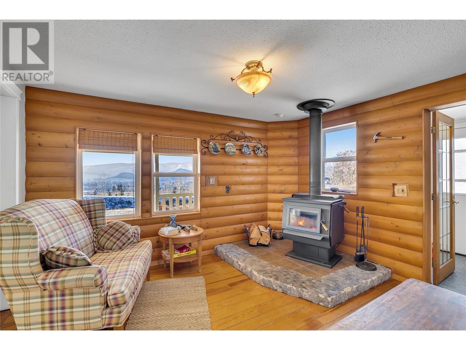 1155 Mckenzie Road Kelowna Photo 11
