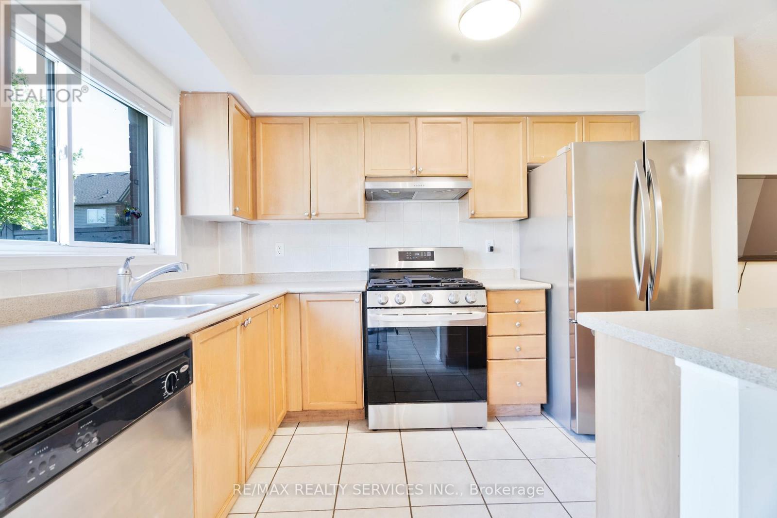 126 - 3150 Erin Centre Boulevard, Mississauga, Ontario  L5N 7Z2 - Photo 4 - W12184653