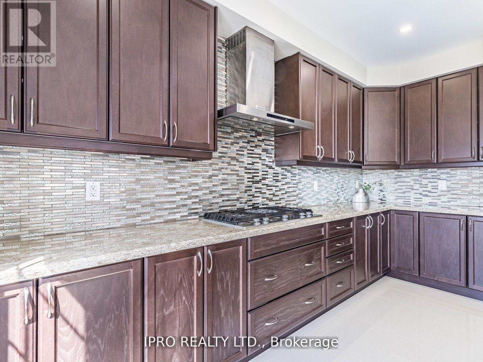 360 Remembrance Road, Brampton, Ontario  L7A 4X8 - Photo 15 - W12184657