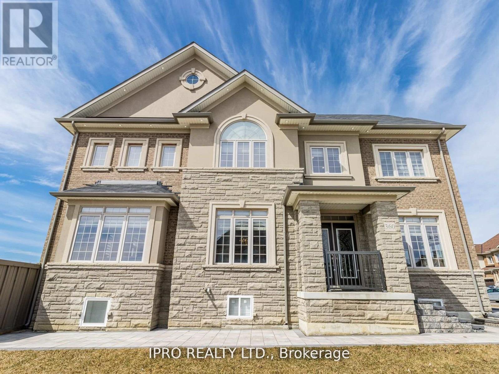 360 Remembrance Road, Brampton, Ontario  L7A 4X8 - Photo 2 - W12184657