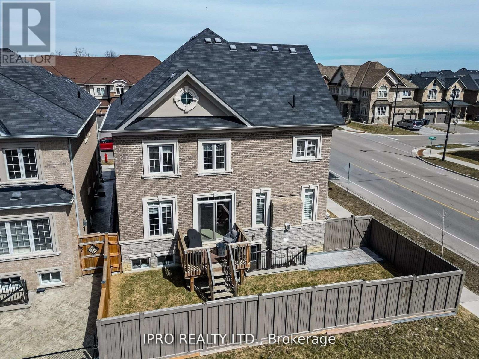 360 Remembrance Road, Brampton, Ontario  L7A 4X8 - Photo 46 - W12184657