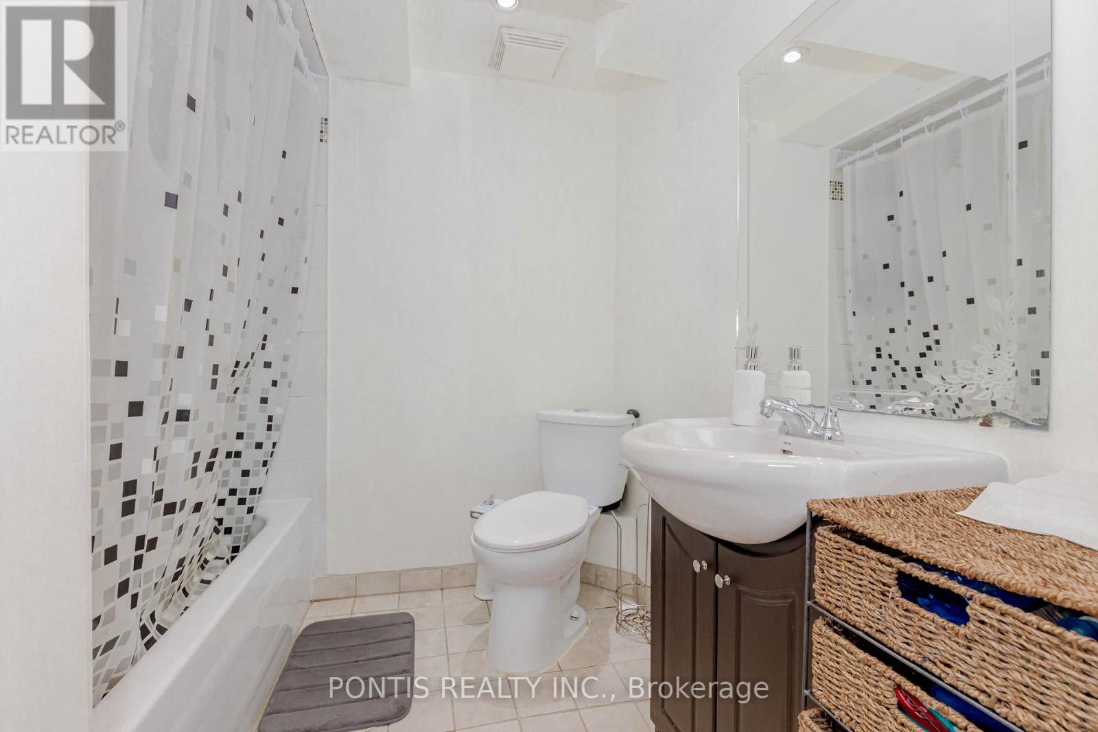1526 Kirkrow Crescent, Mississauga (East Credit), Ontario  L5M 3Y8 - Photo 38 - W12184661