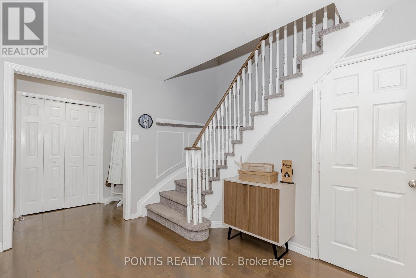 1526 Kirkrow Crescent, Mississauga (East Credit), Ontario  L5M 3Y8 - Photo 6 - W12184661