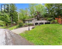 11 RIPPLEWOOD ROAD, Toronto, Ontario