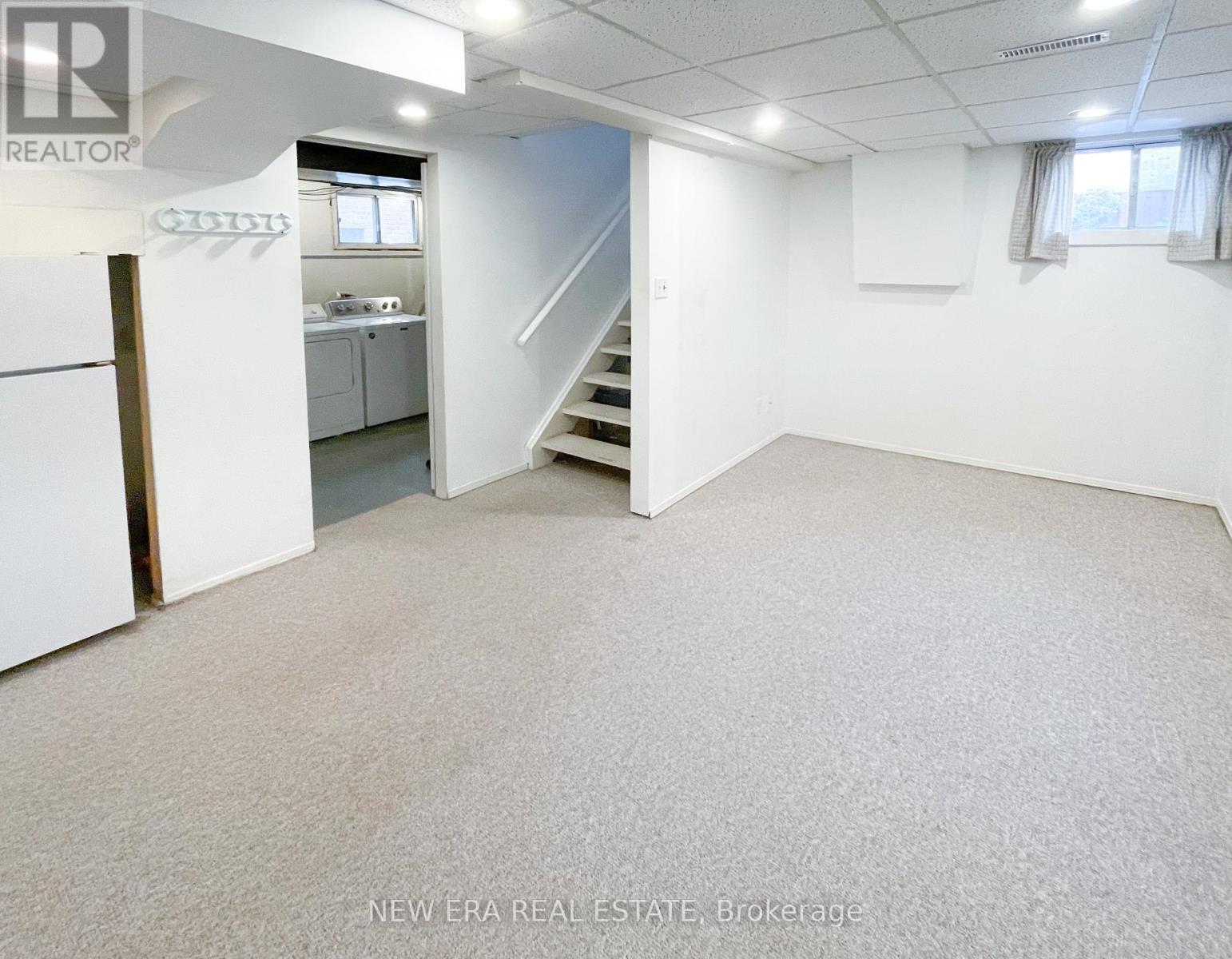 4059 Teakwood Drive, Mississauga, Ontario  L5C 3L3 - Photo 17 - W12184696