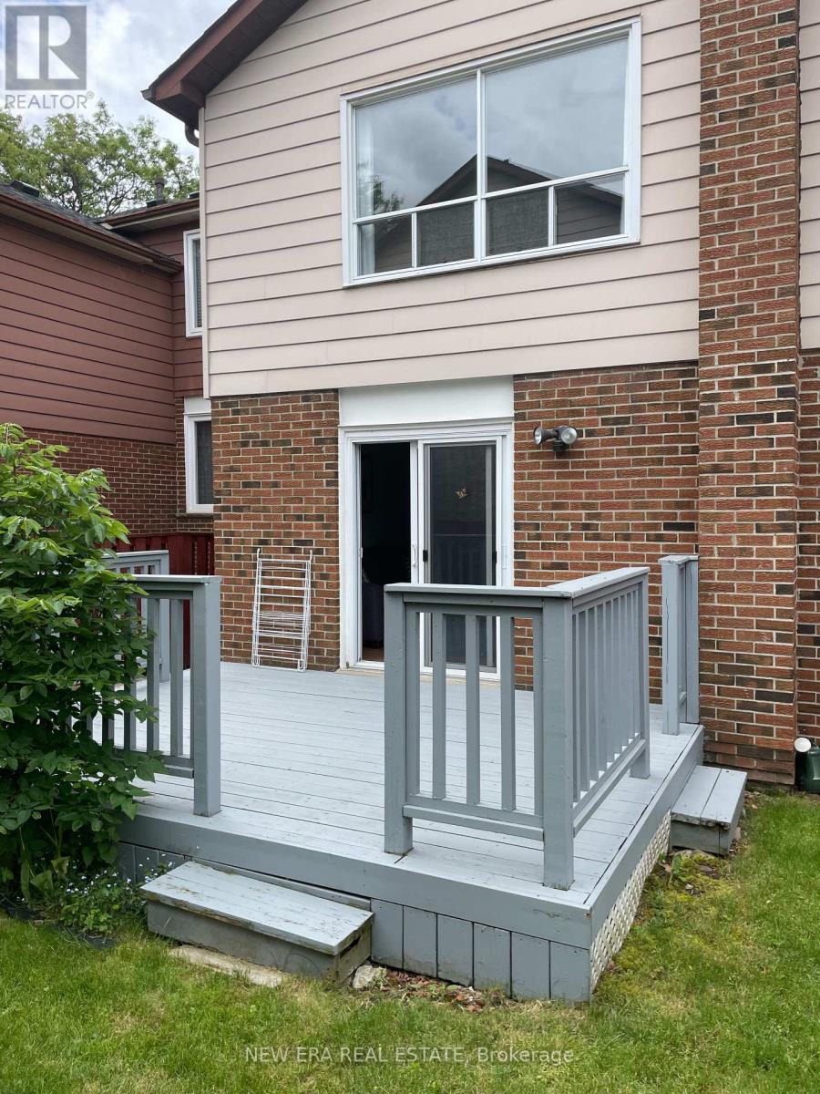 4059 Teakwood Drive, Mississauga (Creditview), Ontario  L5C 3L3 - Photo 18 - W12184696
