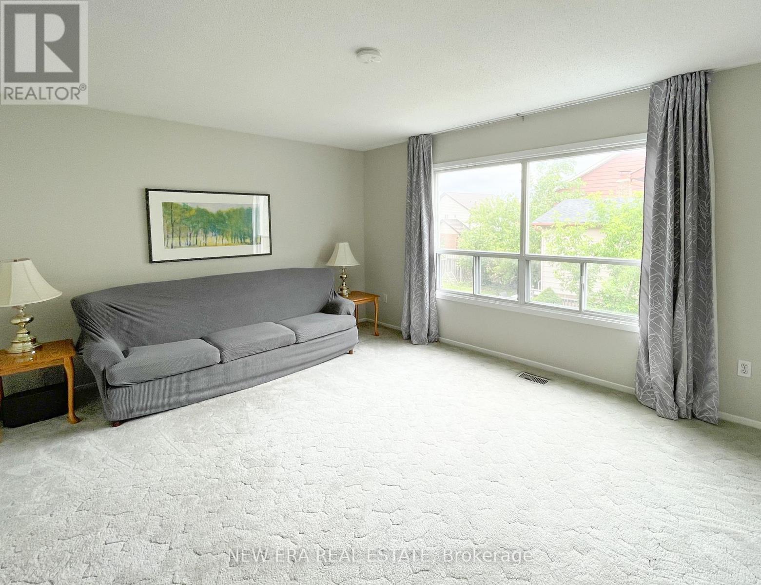 4059 Teakwood Drive, Mississauga, Ontario  L5C 3L3 - Photo 9 - W12184696
