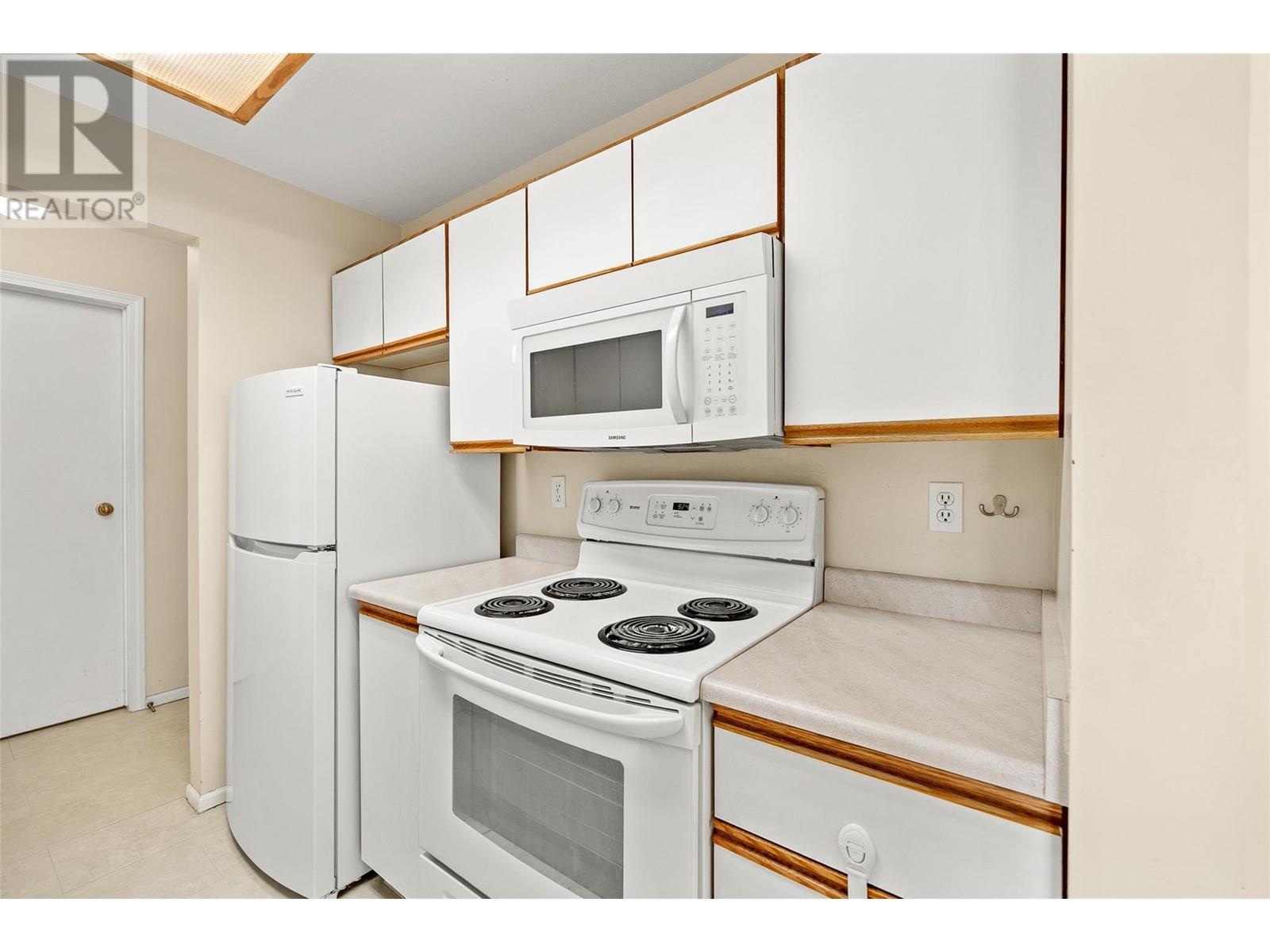 2025 Baron Road Unit# 203, Kelowna, British Columbia  V1X 7G3 - Photo 8 - 10349830