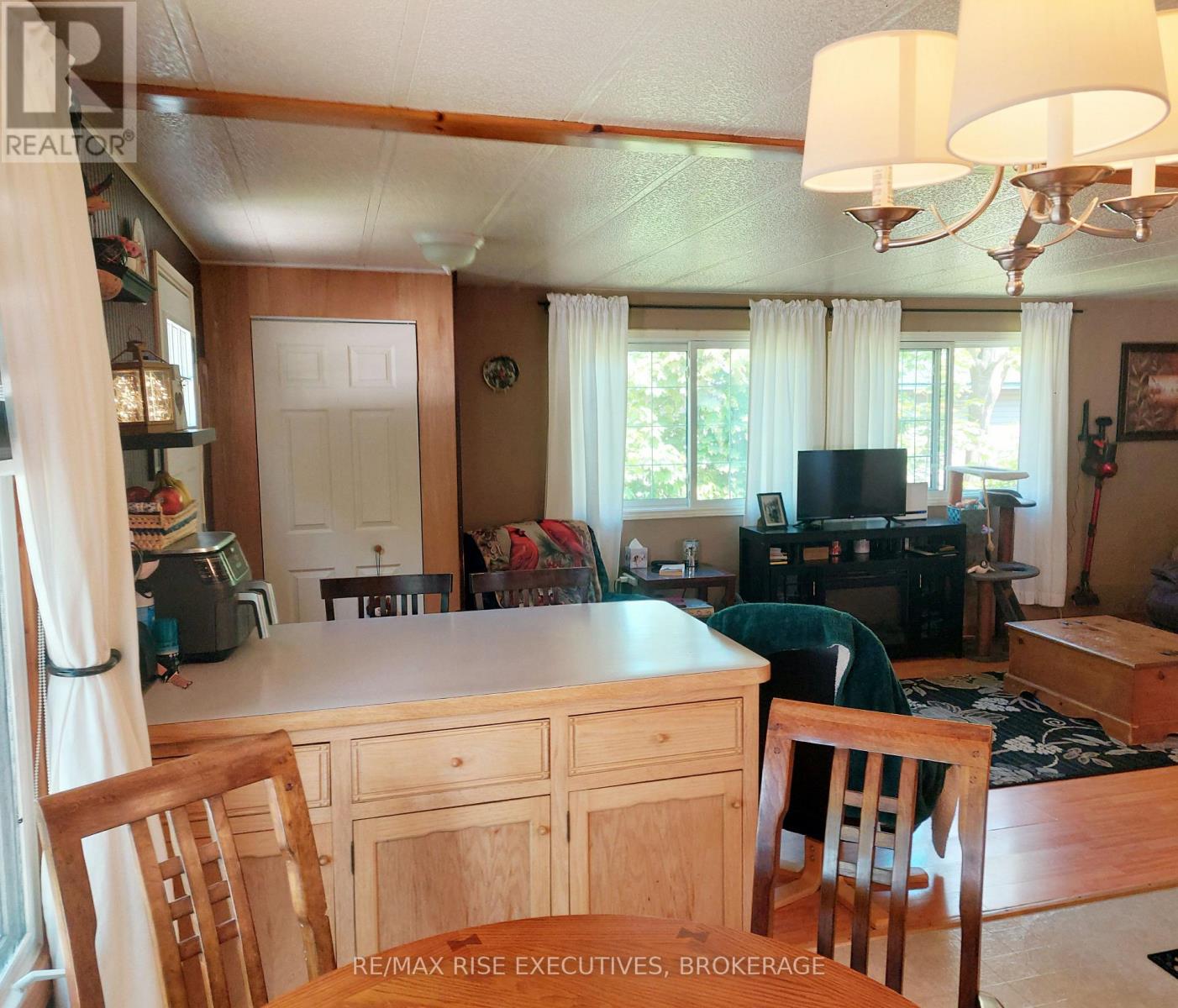 475 Henrietta Street, Gananoque, Ontario  K7G 1X8 - Photo 4 - X12184818