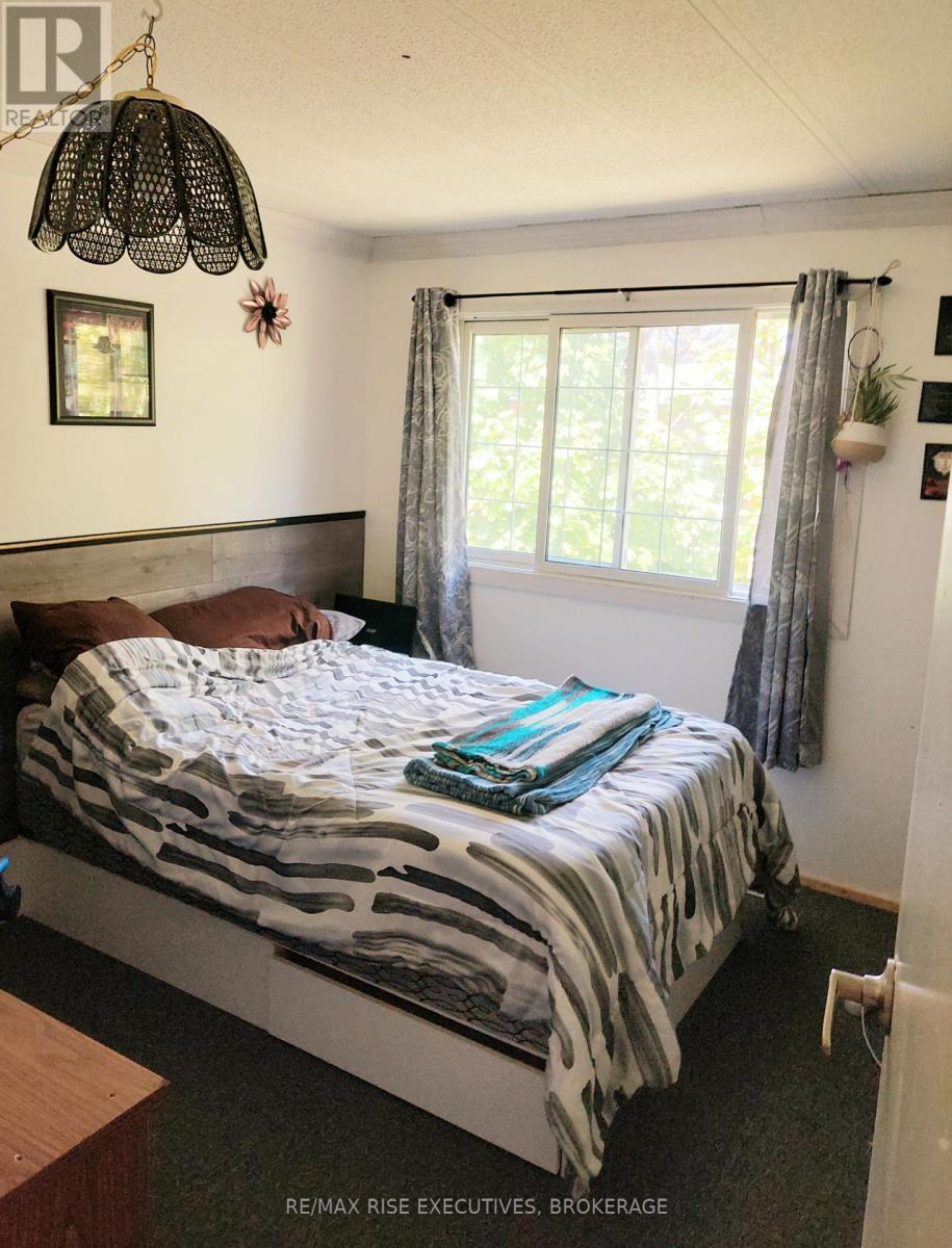 475 Henrietta Street, Gananoque, Ontario  K7G 1X8 - Photo 7 - X12184818