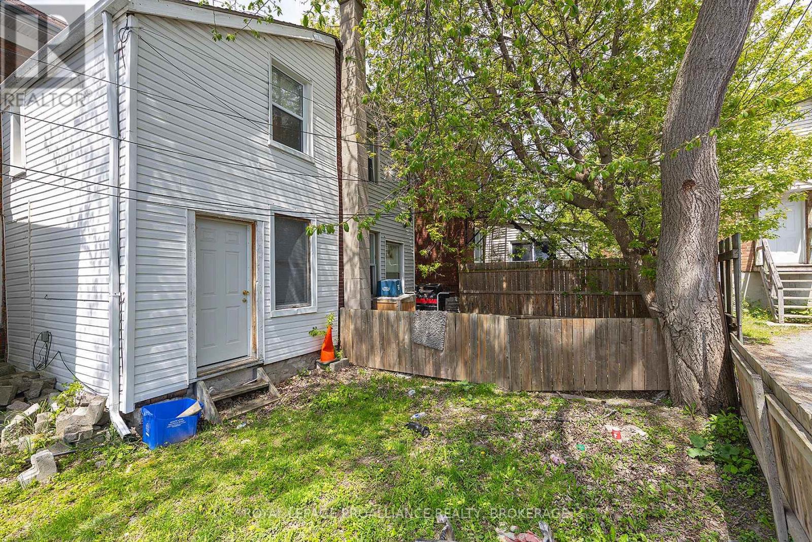 73 Division Street, Kingston, Ontario  K7M 3M1 - Photo 4 - X12184860