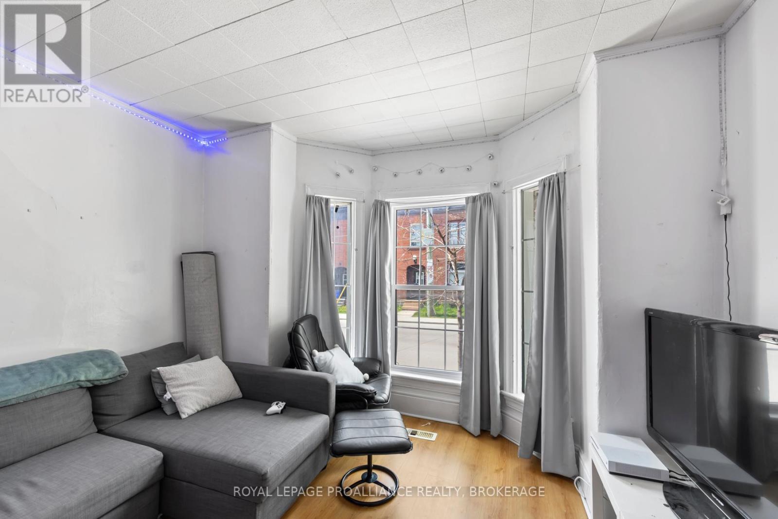 73 Division Street, Kingston, Ontario  K7M 3M1 - Photo 8 - X12184860