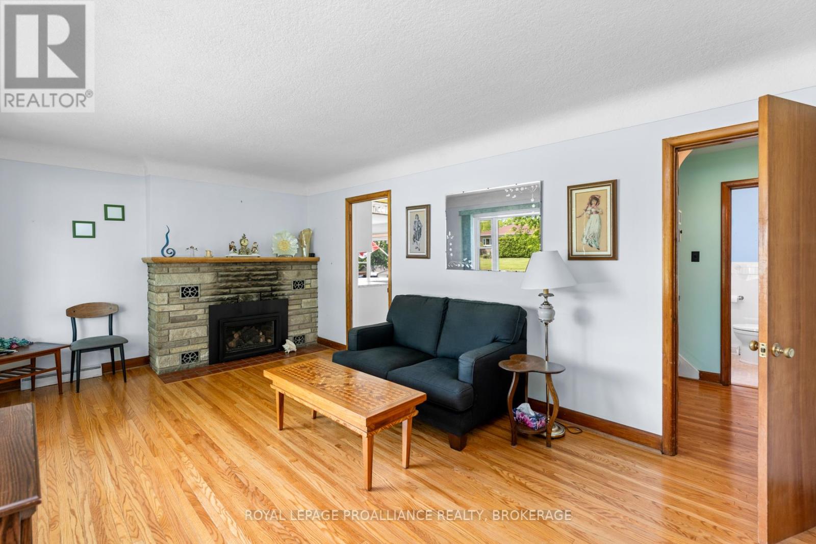 1761 Floyd Avenue, Kingston, Ontario  K7L 4V4 - Photo 4 - X12184883