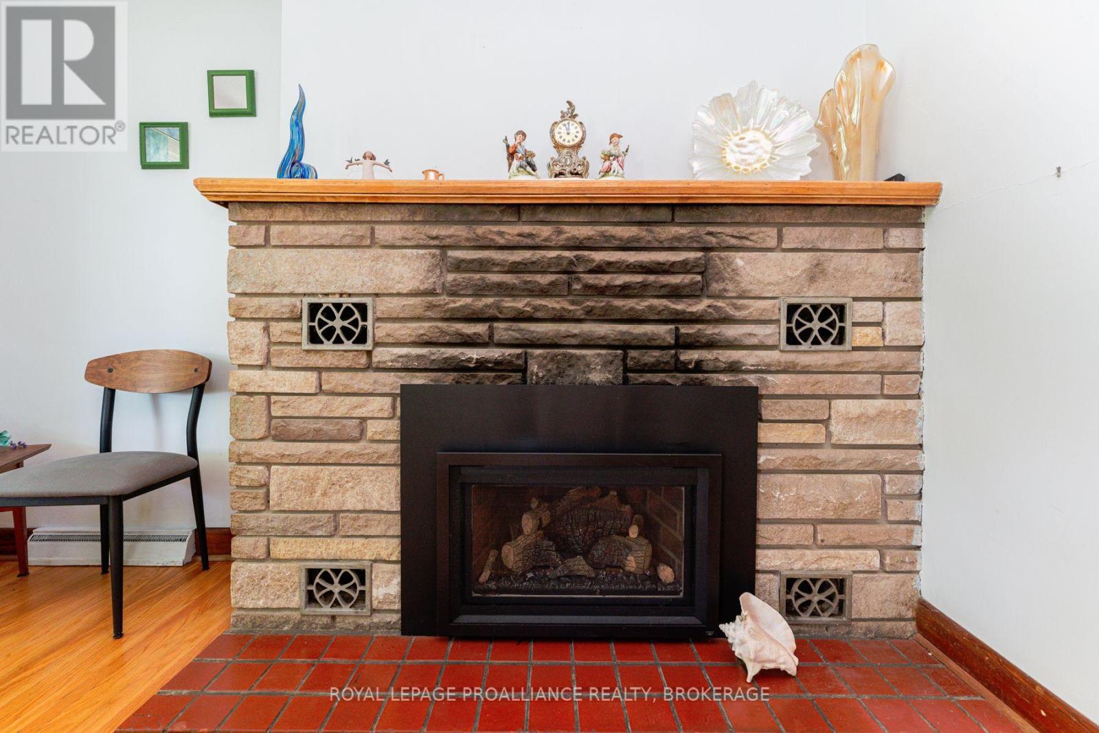 1761 Floyd Avenue, Kingston, Ontario  K7L 4V4 - Photo 8 - X12184883
